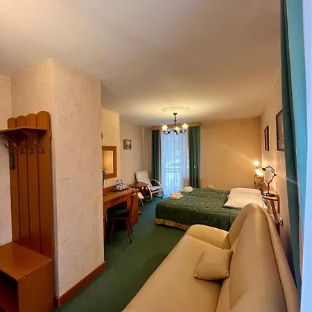 Henryk Hotel